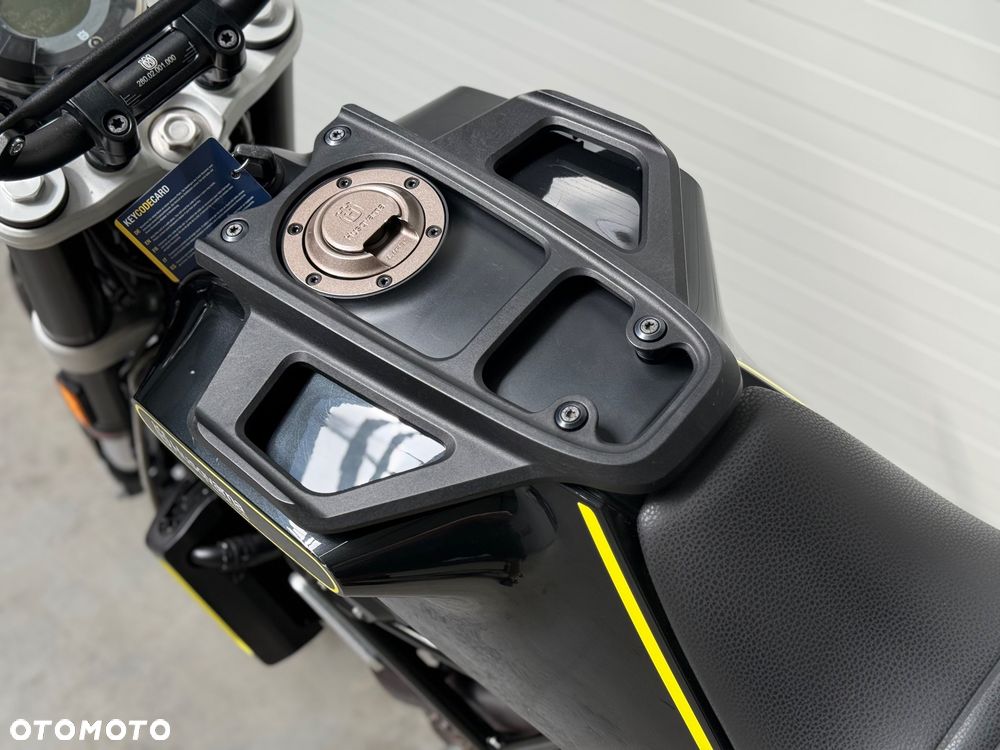 Husqvarna Svartpilen - 27