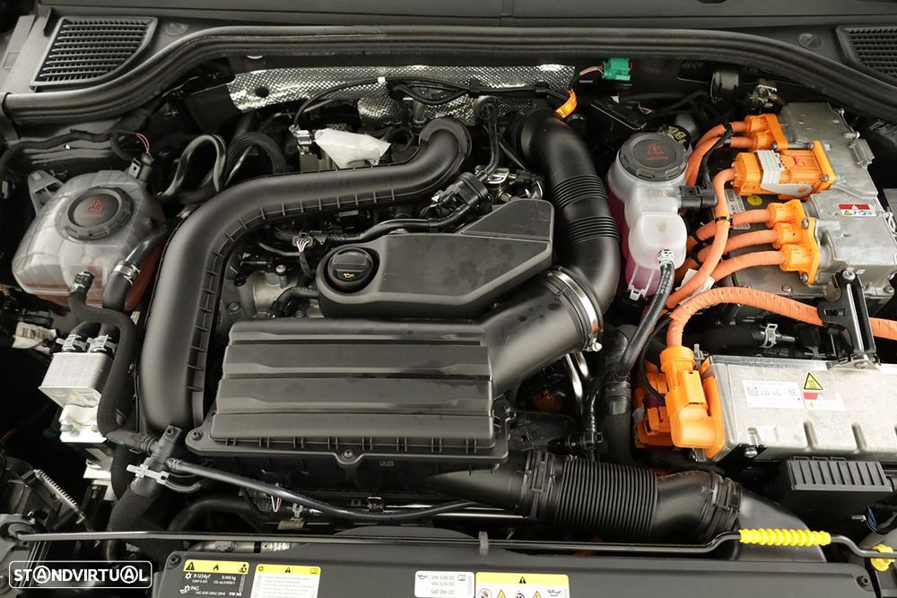 VW Golf 1.5 TSI e-Hybrid Life DSG - 21