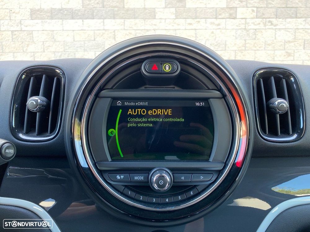 MINI Countryman Cooper SE ALL4 Classic Auto - 12