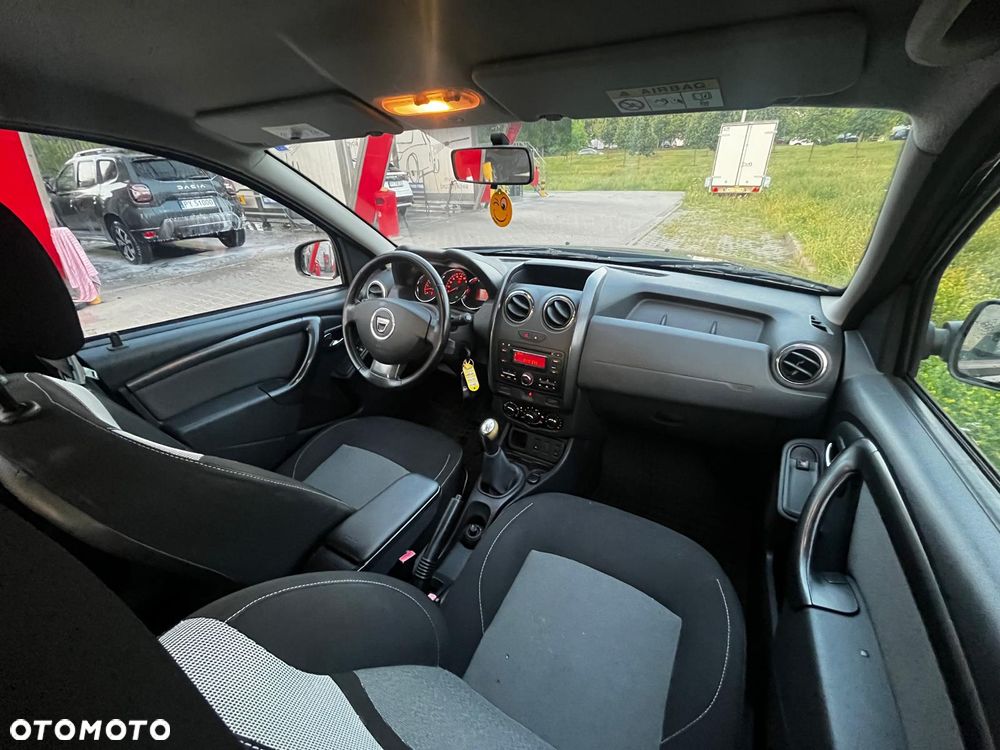 Dacia Duster 1.6 SCe S&S - 10