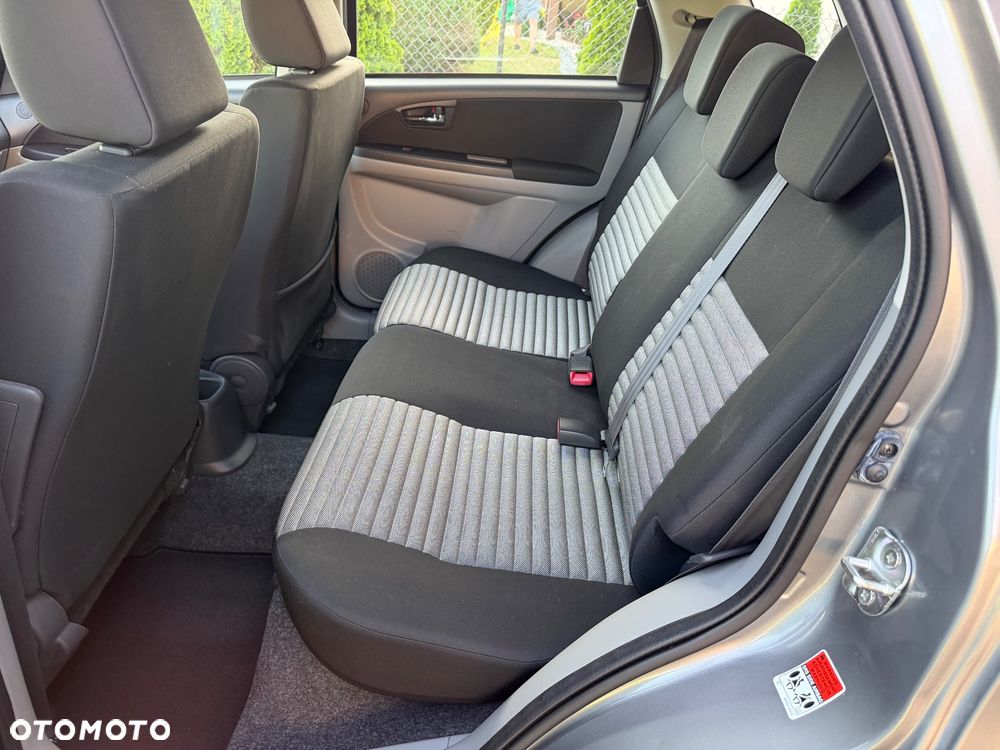 Suzuki SX4 1.6 Comfort Plus - 12