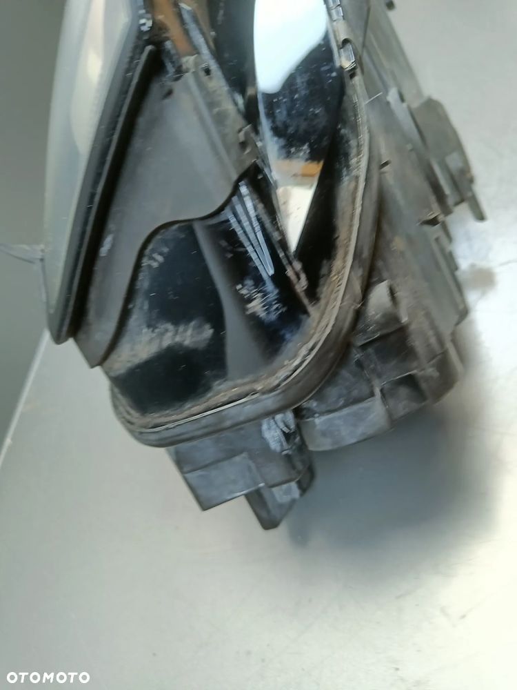 Lampa prawa przednia Audi A4 B8 prawy przód 8K0941004A - 11