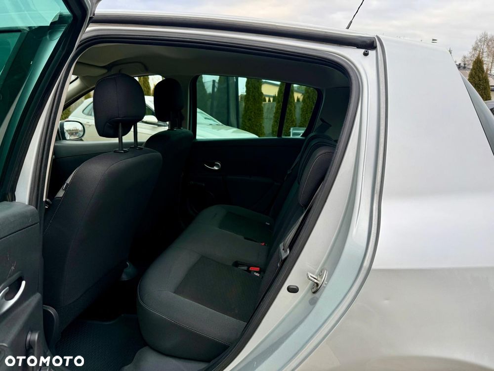 Renault Clio 1.2 16V Intens - 18