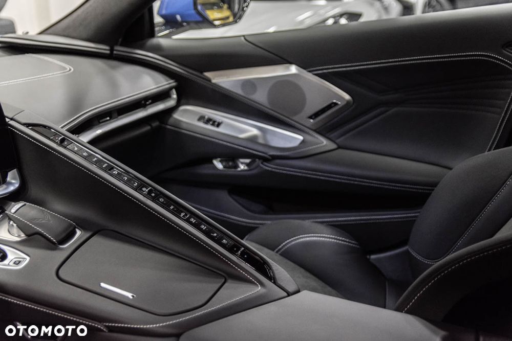 Chevrolet Corvette - 19