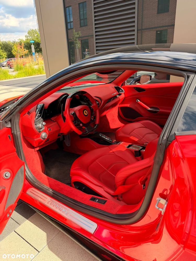 Ferrari 488 - 2