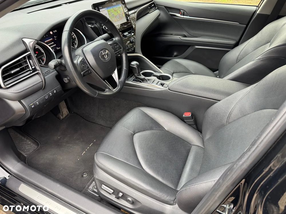 Toyota Camry 2.5 Hybrid Executive CVT - 6