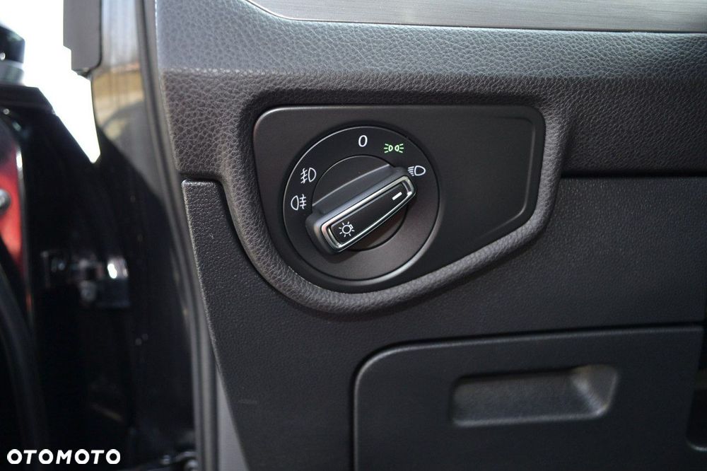 Volkswagen Touran - 25