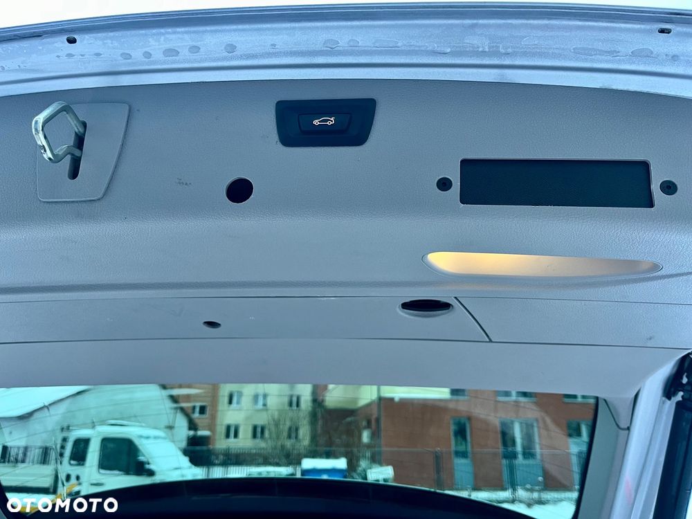 BMW Seria 3 318d - 22