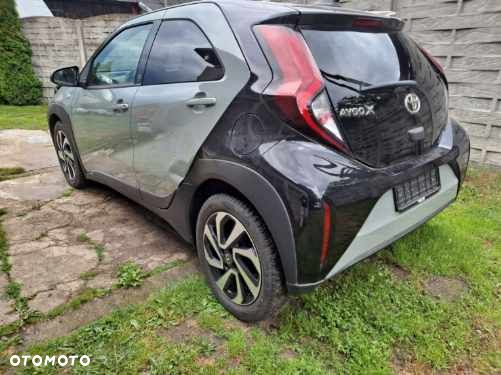 Toyota Aygo X Black&White - 4