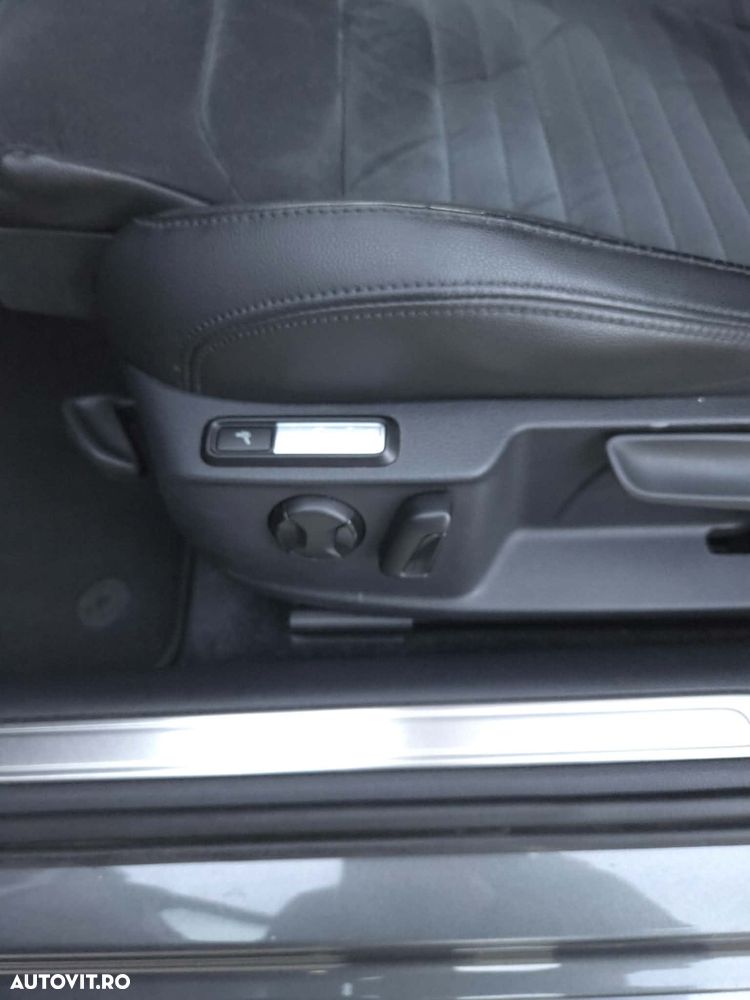 Volkswagen Passat 2.0 TDI DSG Highline - 12