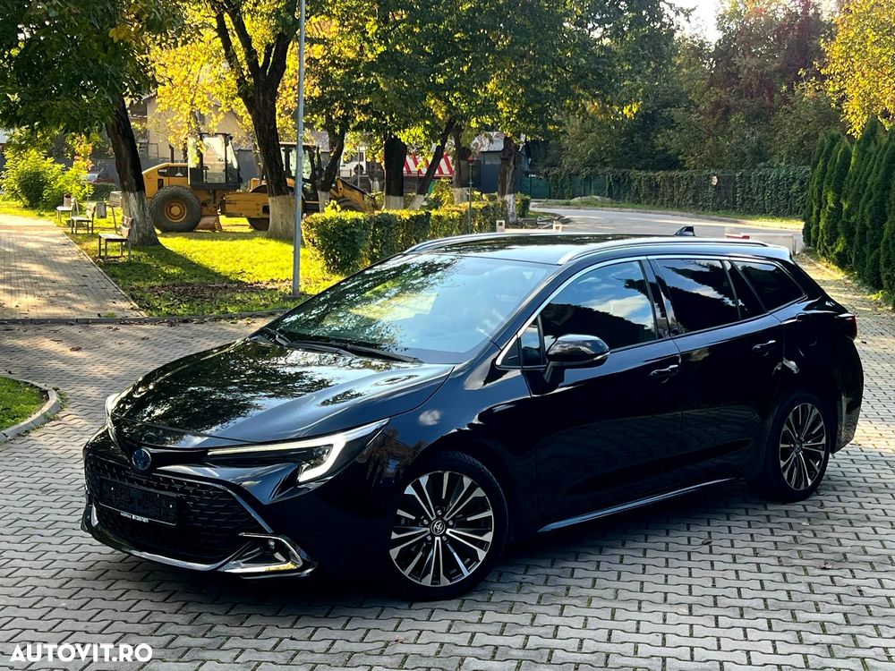 Toyota Corolla 1.8 Hybrid Touring Sports Black&White - 2