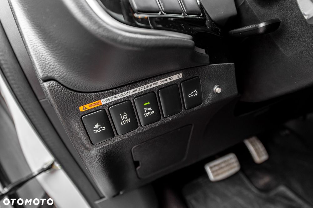 Mitsubishi Outlander 2.2 DID Instyle Navi 4WD - 12