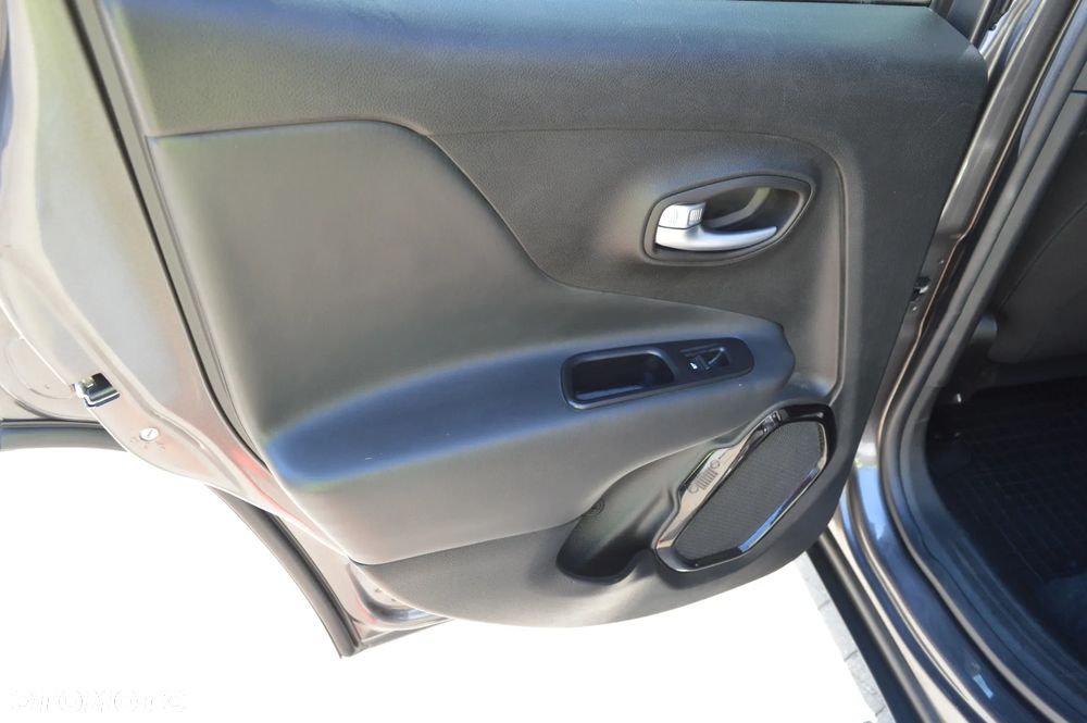 Jeep Renegade 1.6 E-TorQ Longitude - 16
