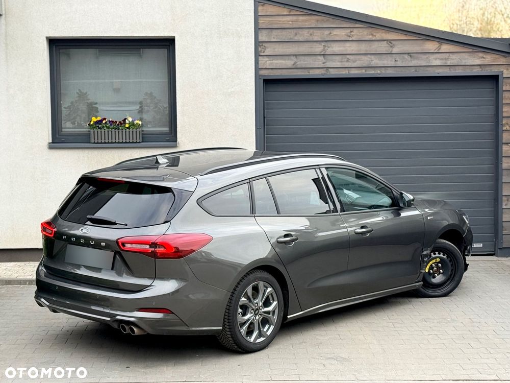 Ford Focus 1.0 EcoBoost mHEV ST-Line X - 12