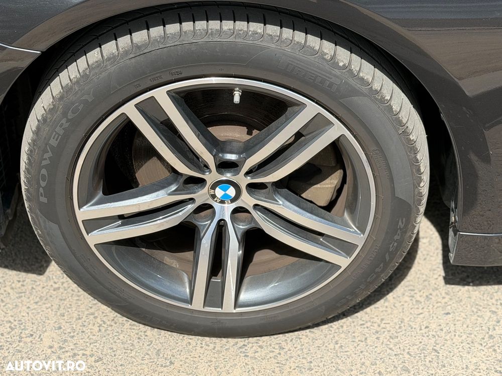 BMW Seria 5 518d AT MHEV - 34