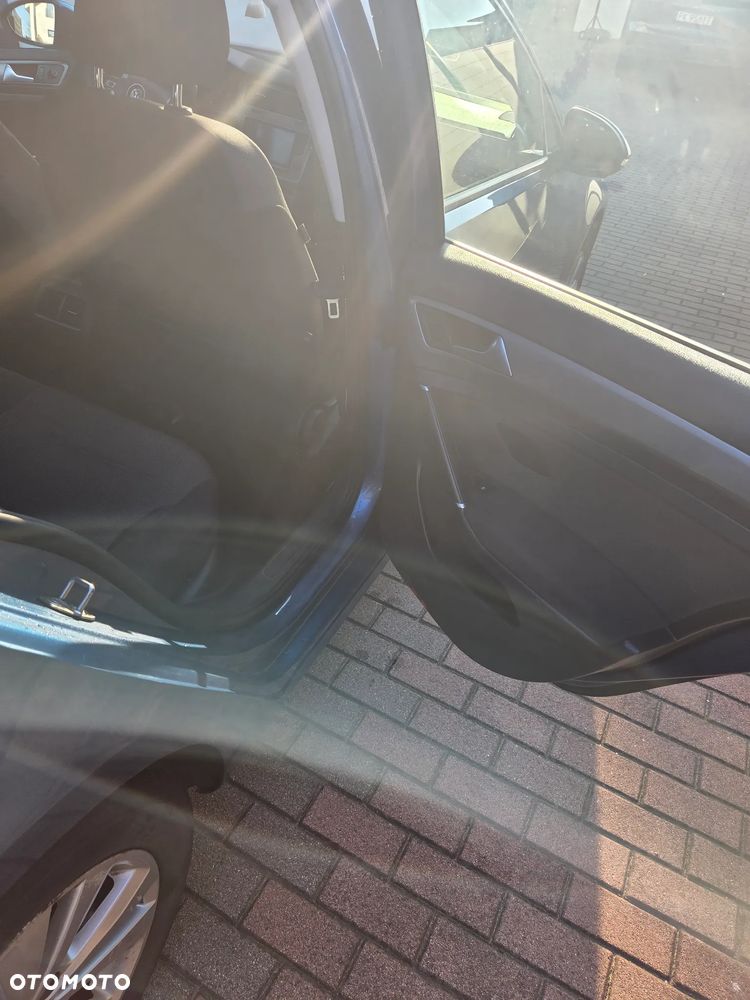 Volkswagen Golf 1.4 TSI BMT Comfortline - 23
