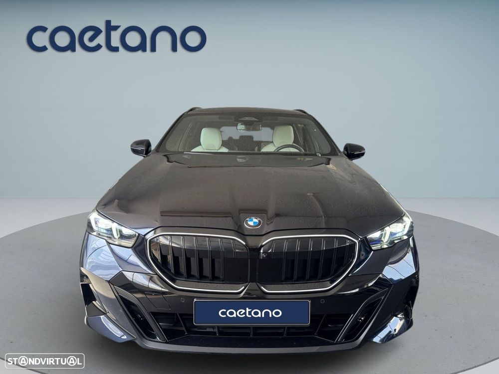BMW 520 d Pack Desportivo M Pro — fotografia 2