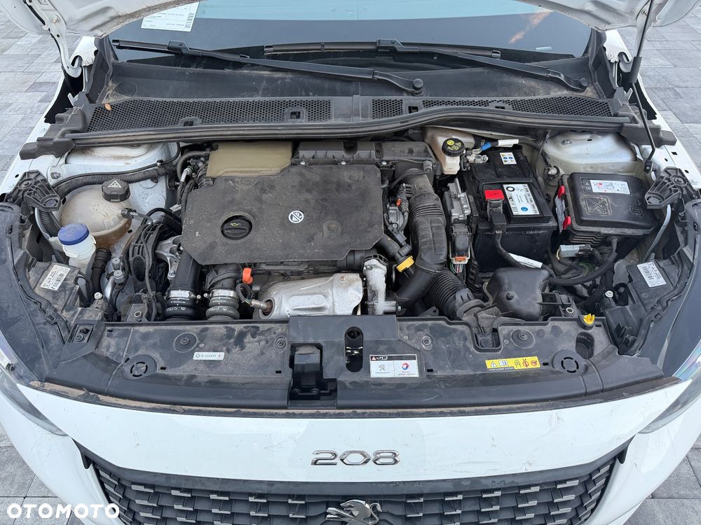 Peugeot 208 - 18