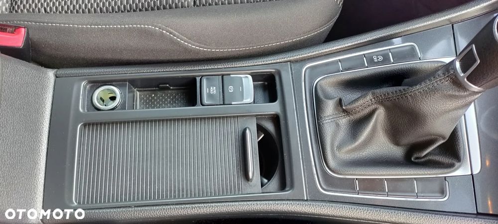 Volkswagen Golf 1.6 TDI (BlueMotion Technology) Comfortline - 13
