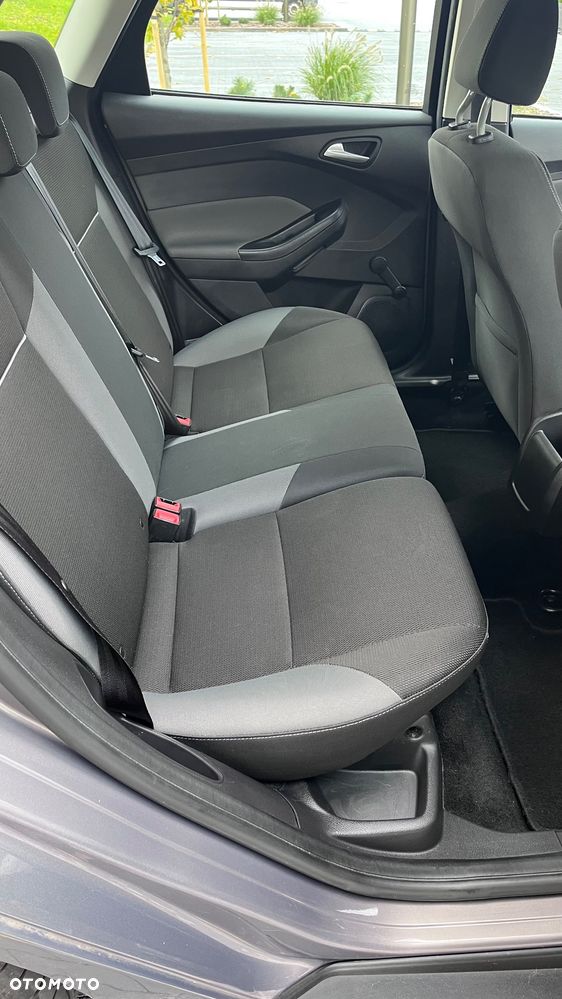 Ford Focus 1.6 Trend - 17