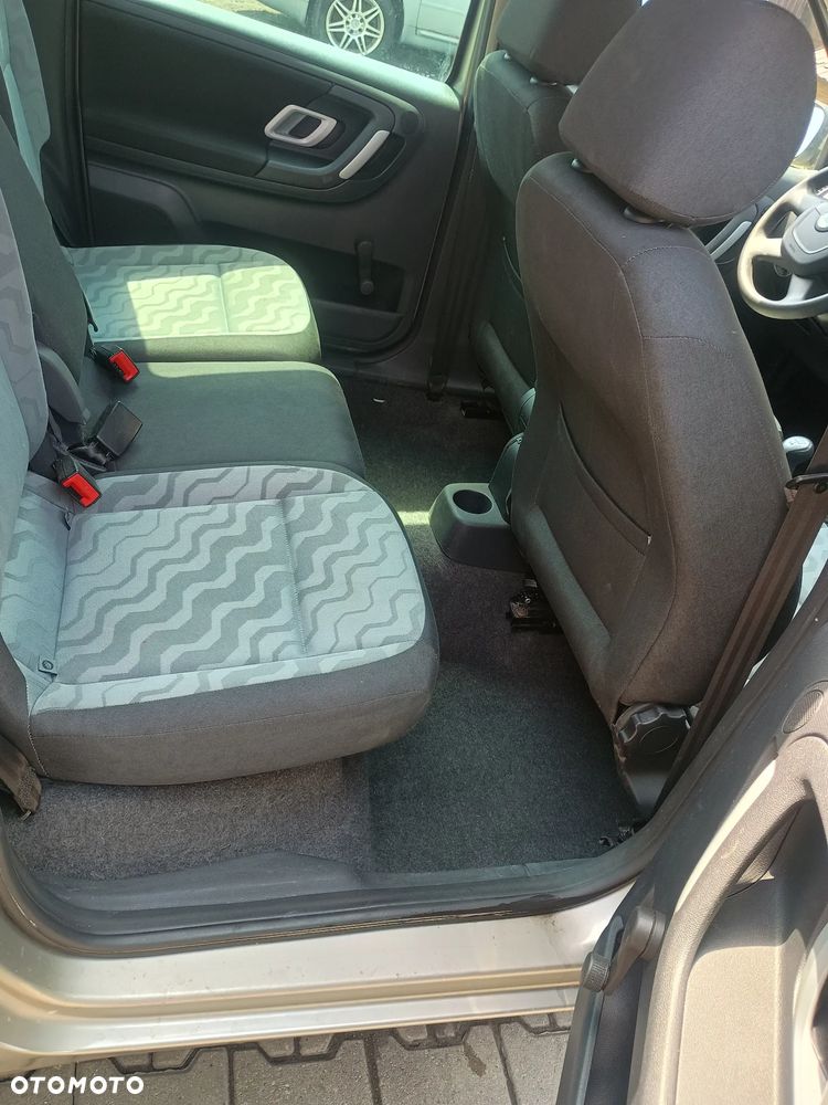 Skoda Roomster - 15