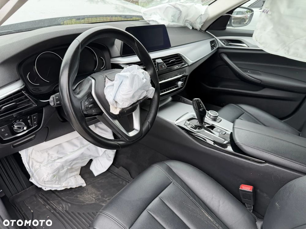 BMW Seria 5 530d xDrive Sport Line - 22