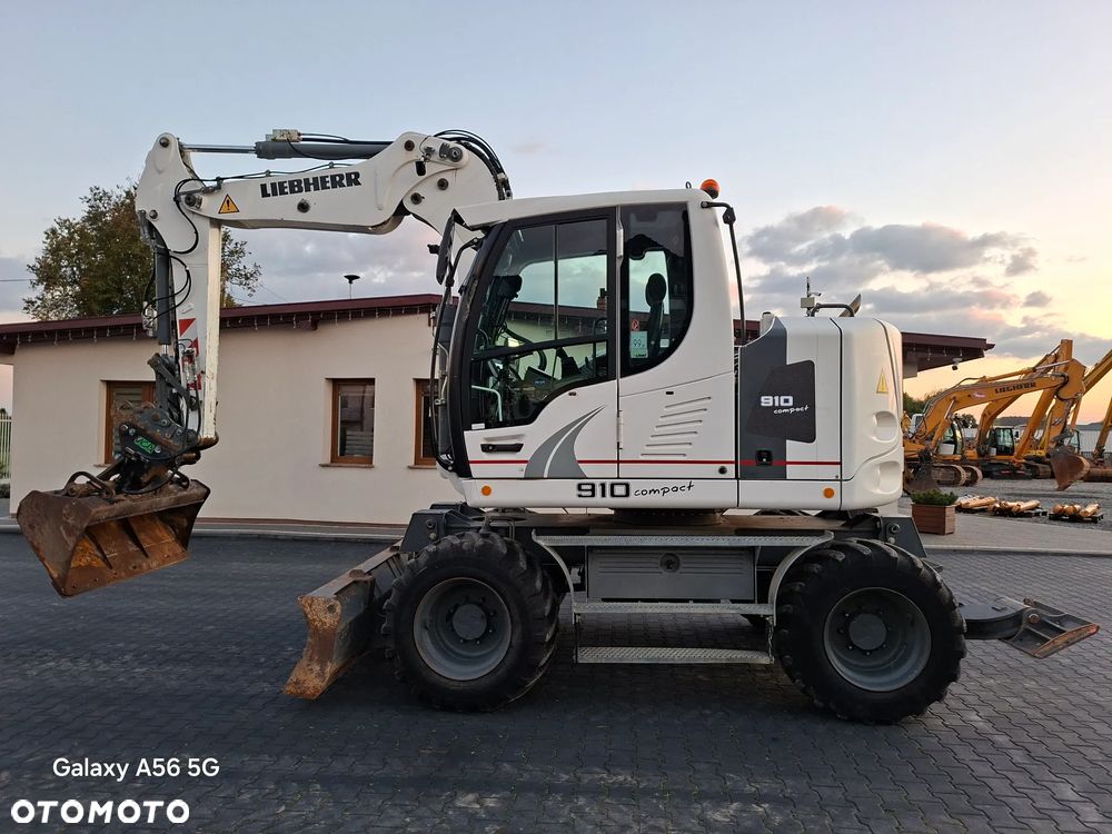 Liebherr A910 Compact Rok 2016 - 5