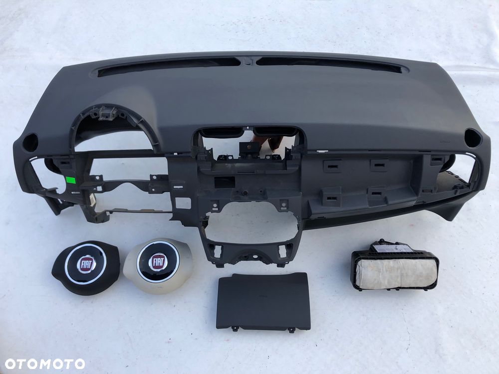 FIAT 500 LIFT DESKA KONSOLA KOKPIT PULPIT PÓŁKA PARAPET AIRBAG PODUSZKI POEIRTRZNE KIEROWCY PASAŻERA KOLAN PASY PAS DOPINACZE NAPINACZE PODUSZKA POWIETRZNA oryginał wymiana od ręki na MAGAZYNIE CZARNA SZARA Okazja Raz2 !!! - 2