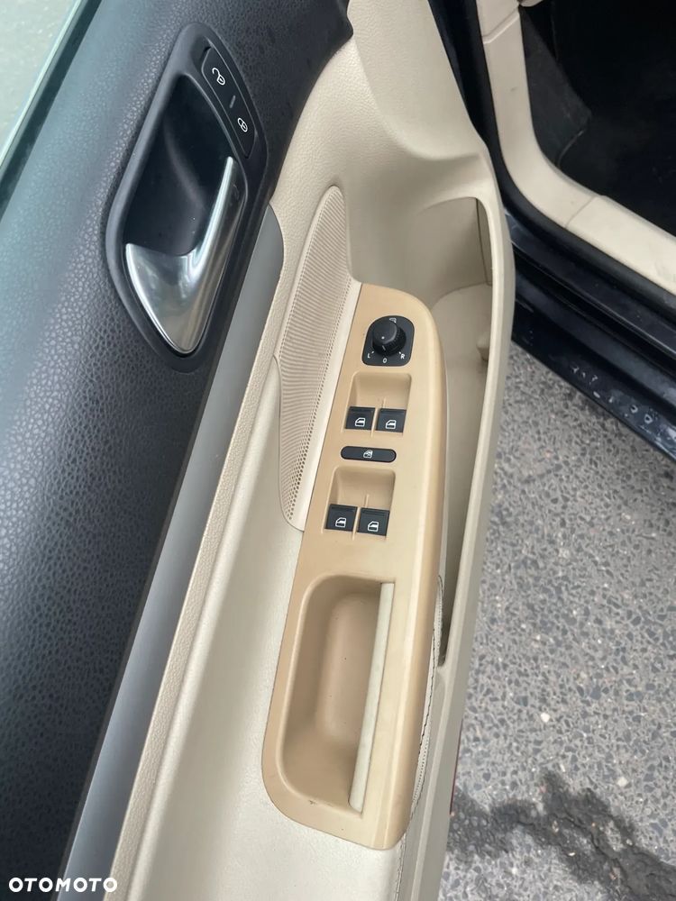 Volkswagen Golf 2.0 TDI DPF DSG Comfortline - 14