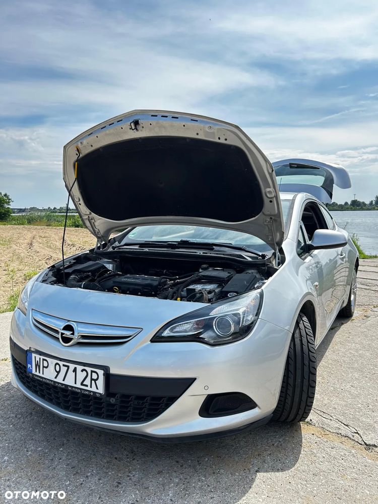 Opel Astra IV GTC 1.4 T Sport EU6 - 24