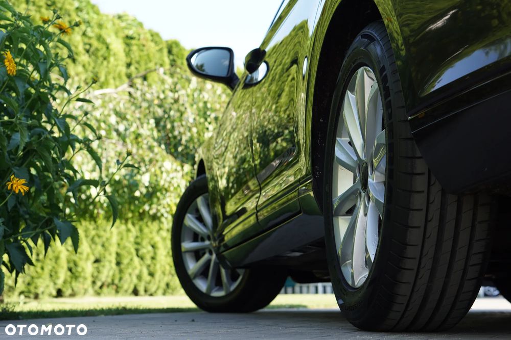 Volkswagen Passat - 16