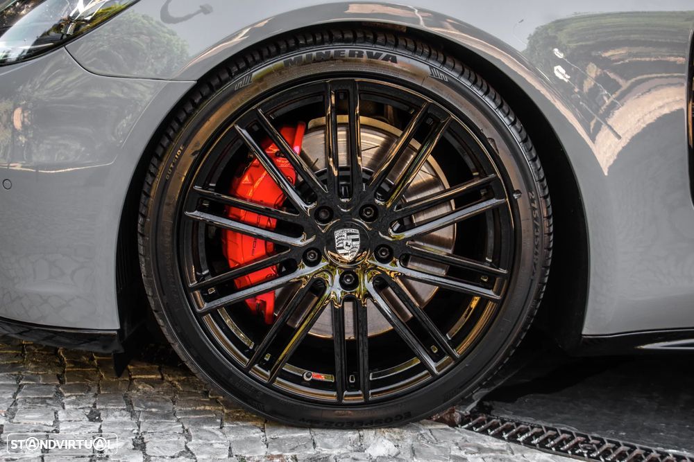 Porsche Panamera 4 E-Hybrid - 8