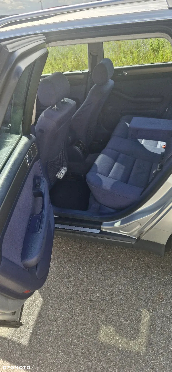 Audi A6 Avant 2.4 - 7