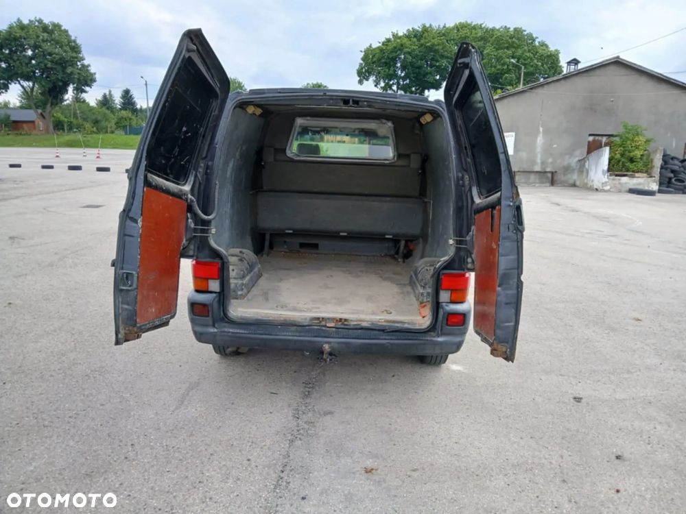 Volkswagen Transporter - 9