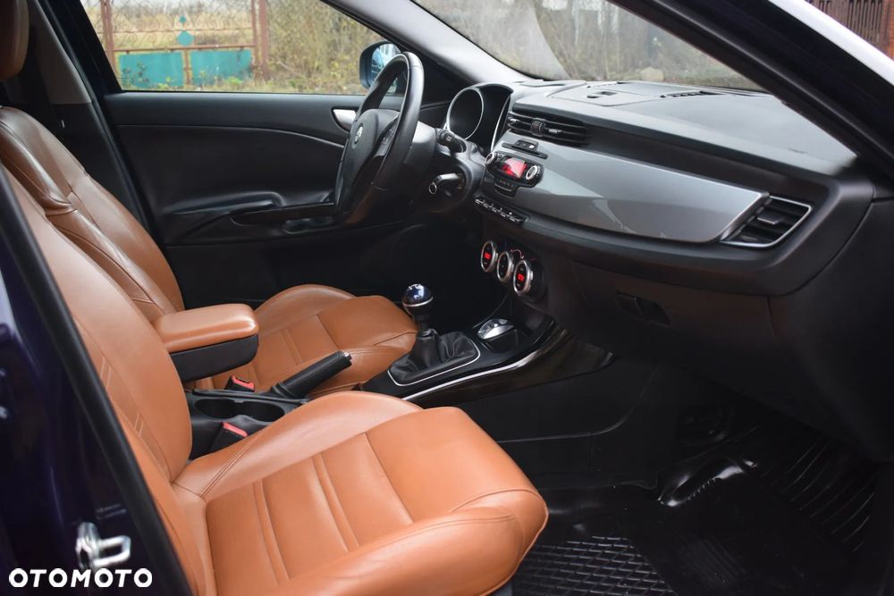 Alfa Romeo Giulietta 2.0 JTDM Veloce - 3