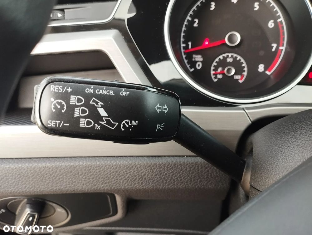 Volkswagen Touran 1.4 TSI BMT Comfortline - 14