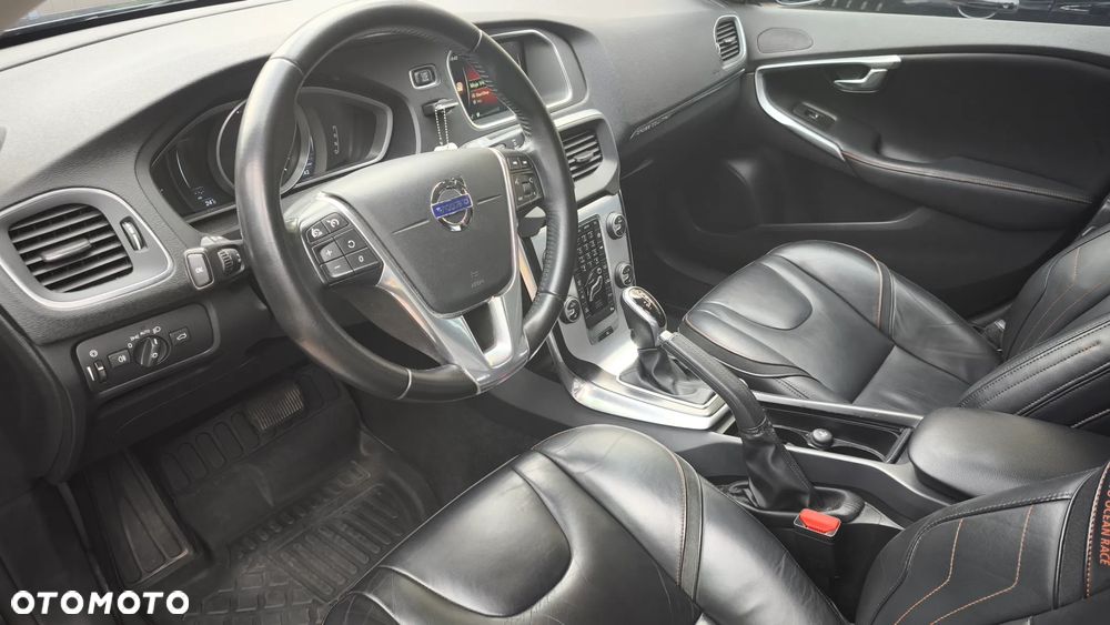 Volvo V40 T3 Drive-E R-Ocean Race - 9