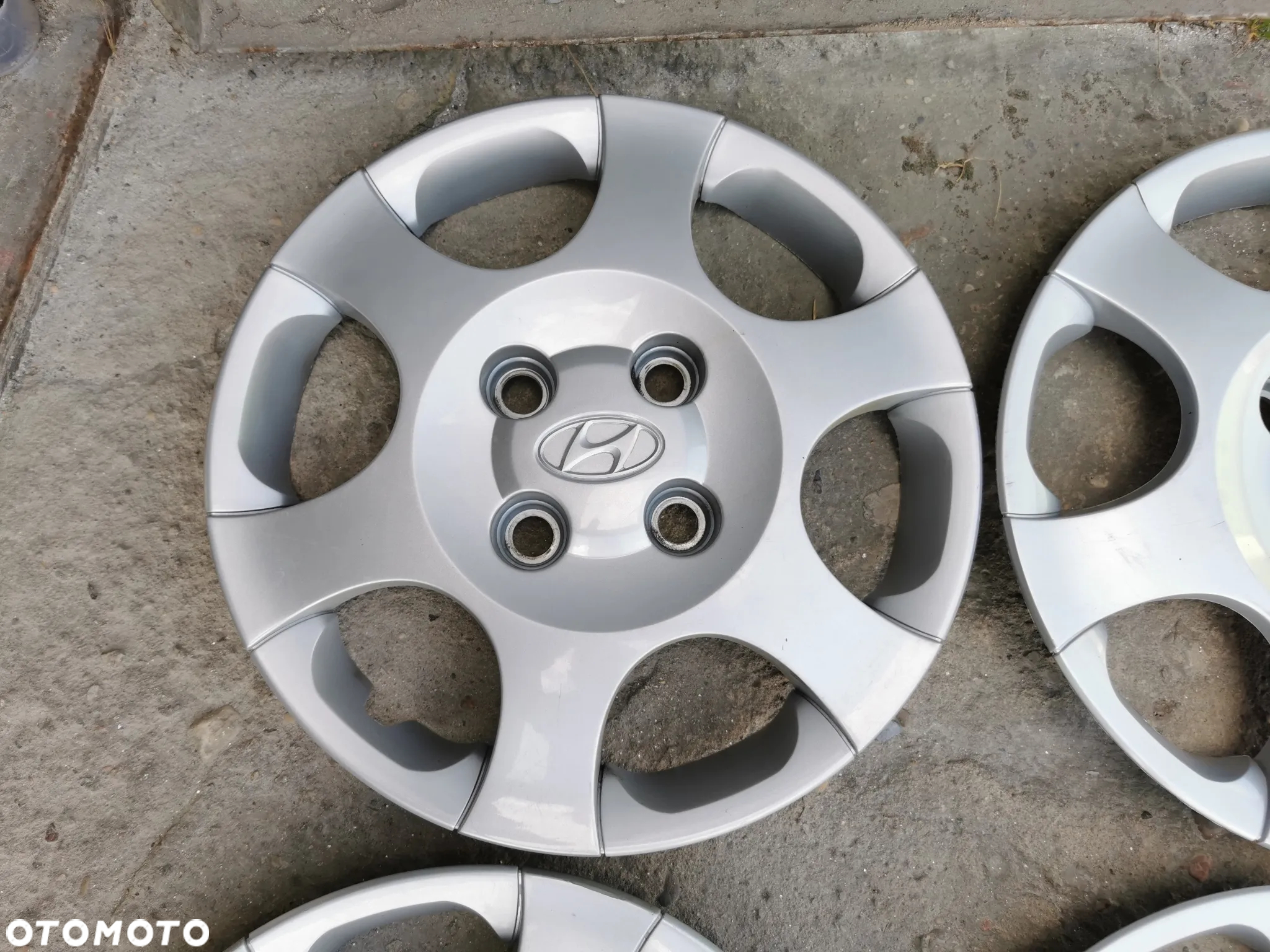 Hyundai Elantra Kołpaki 15" KOMPLET 4x114,3 - 4