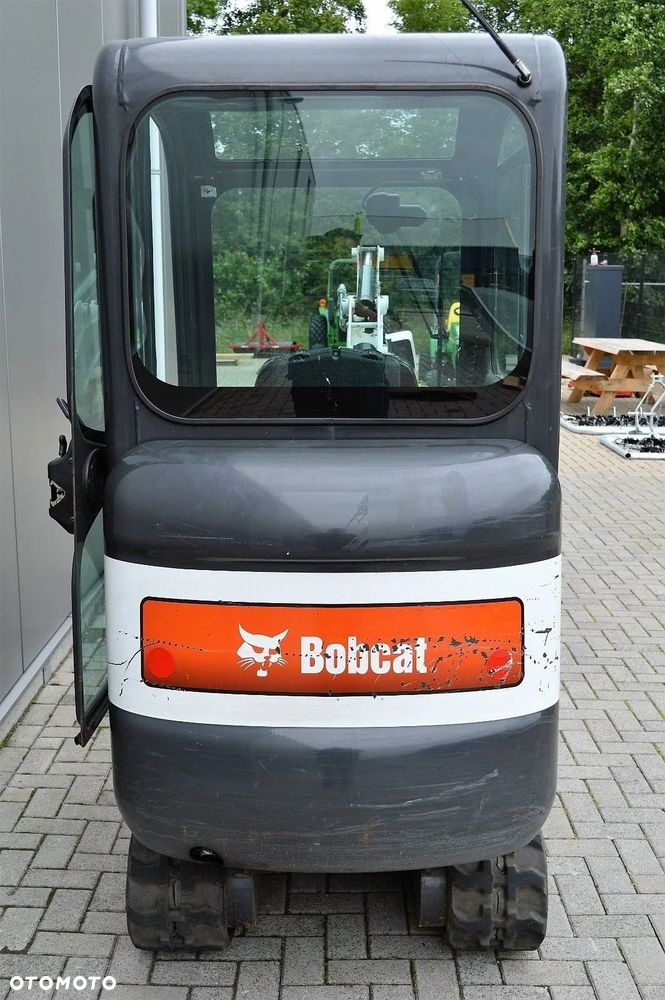 Bobcat E16 - 3