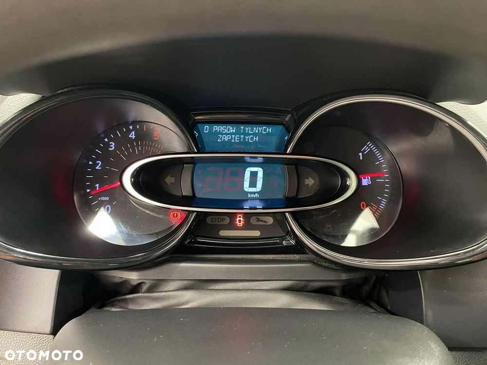 Renault Clio - 23
