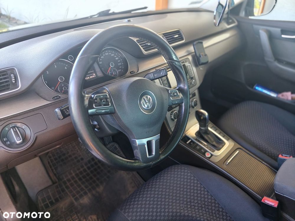 Volkswagen Passat 2.0 TDI Comfortline DSG - 5