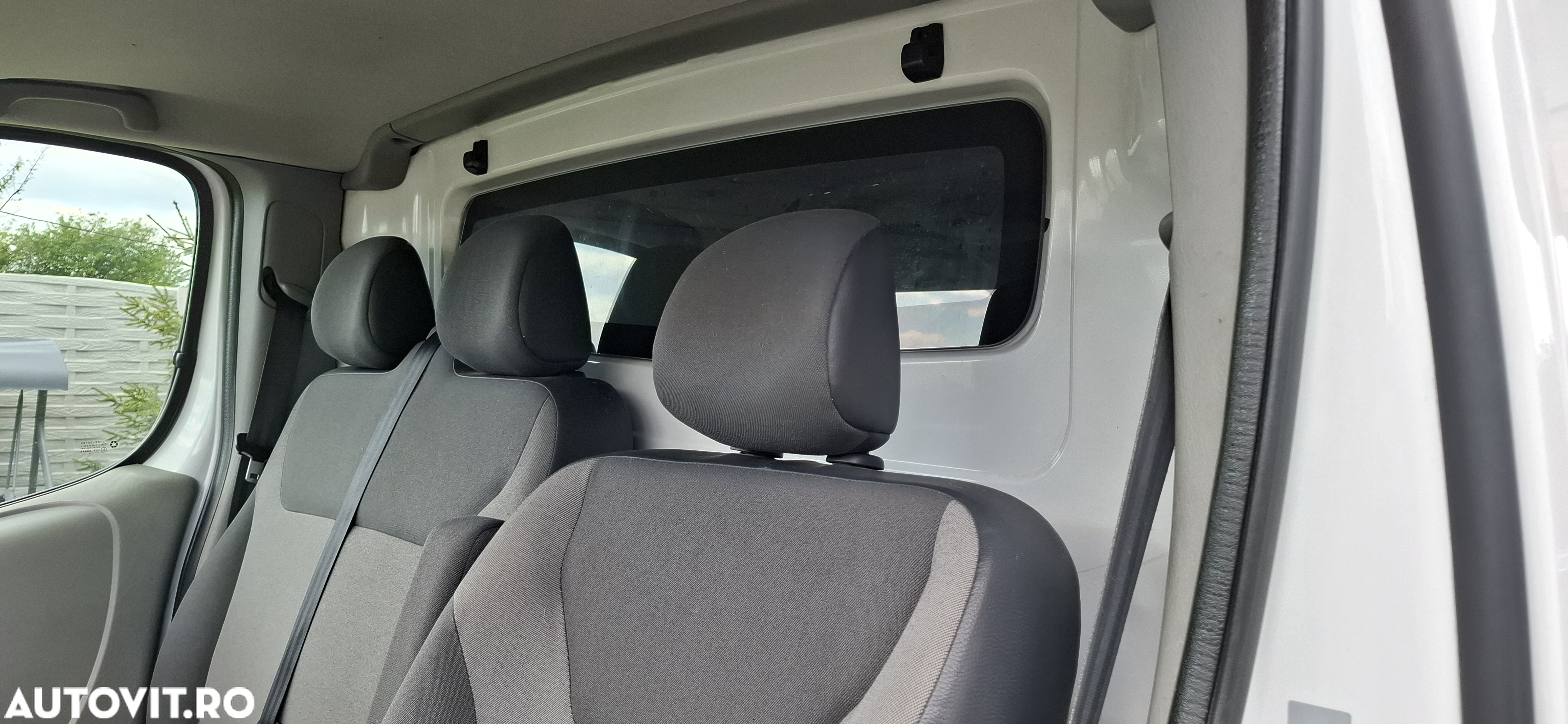 Renault Trafic 2.0 dCi 115 Combi L2H1 - 11