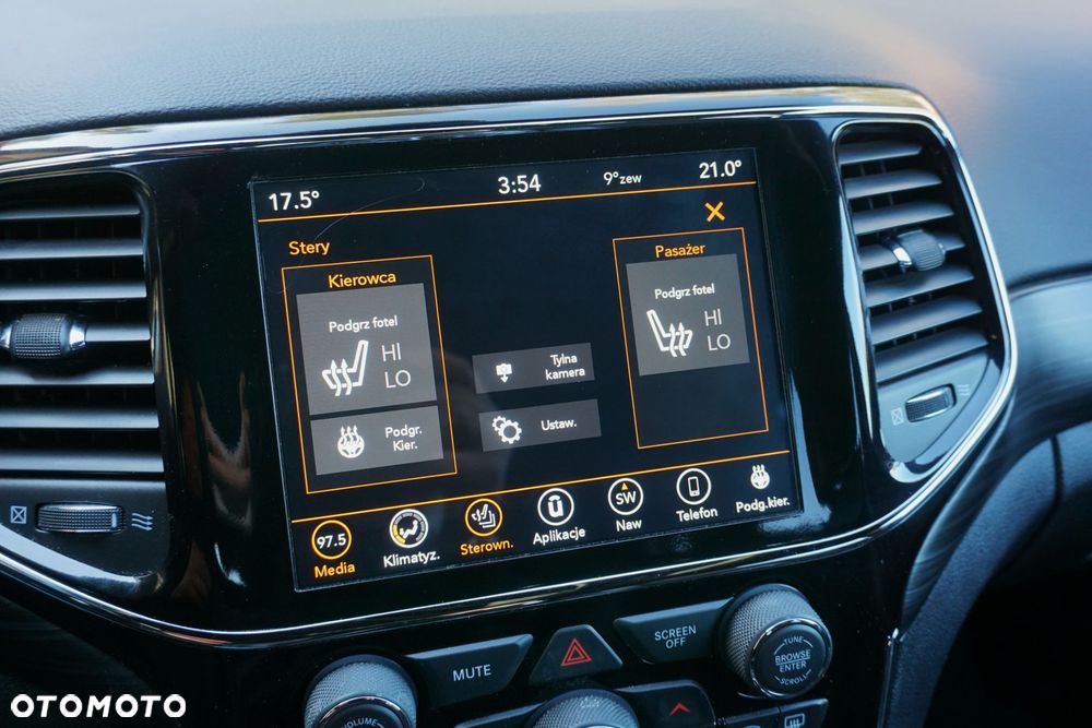 Jeep Grand Cherokee - 21