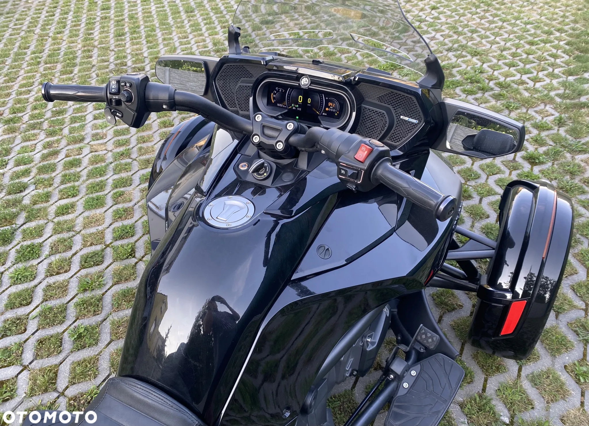 Can-Am Spyder - 8