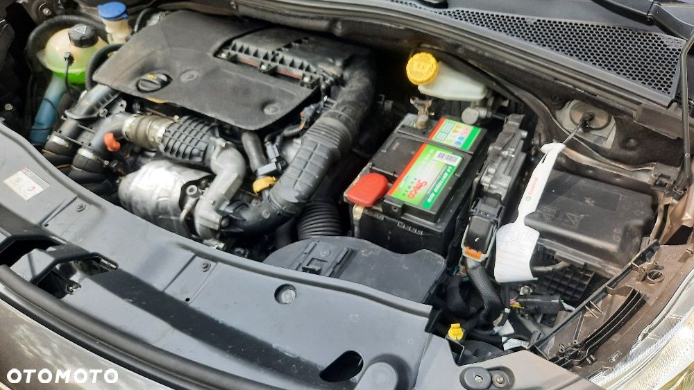 Peugeot 2008 1.6 BlueHDi Allure - 21