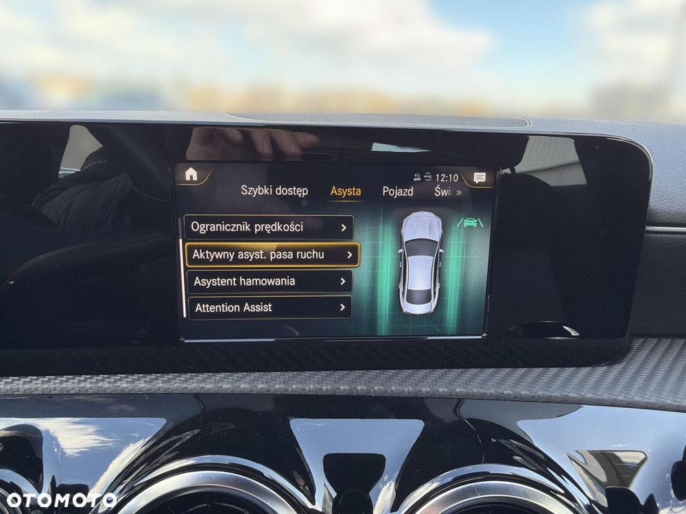 Mercedes-Benz CLA - 24