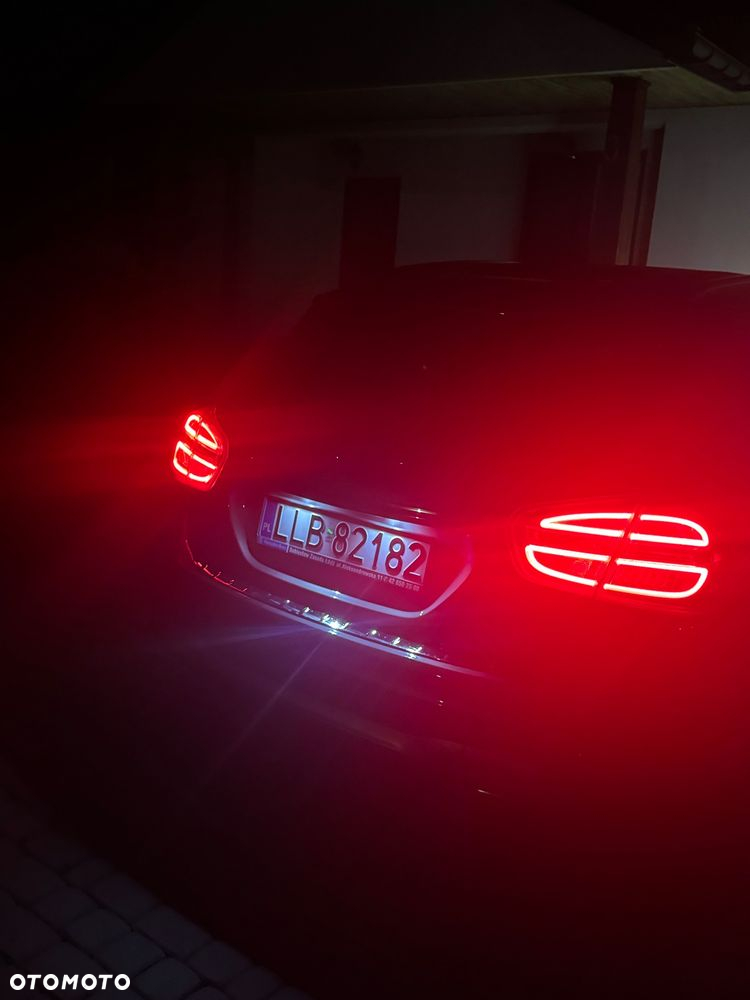 Mercedes-Benz GLA - 25
