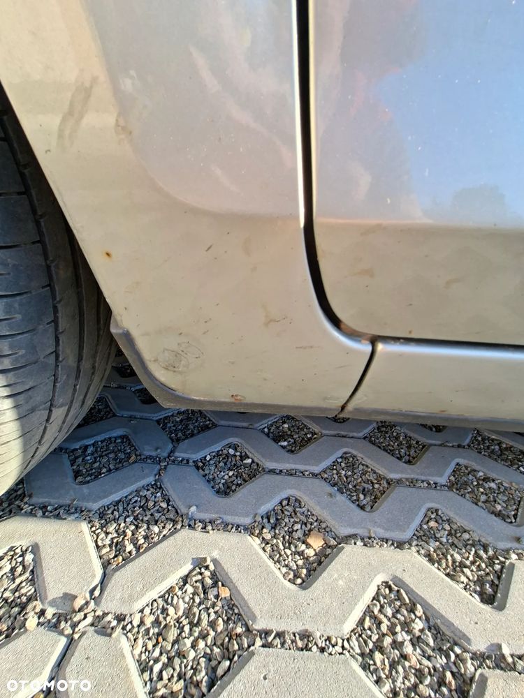 Ford Focus 1.6 Ambiente - 25