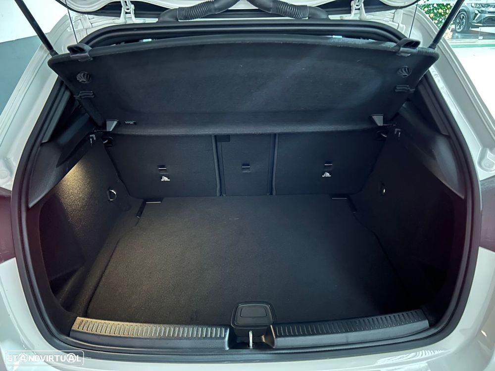 Mercedes-Benz A 160 AMG Line - 14