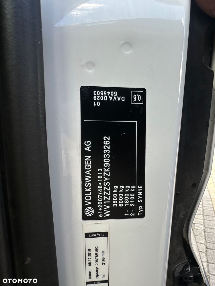 Volkswagen Crafter Brygadówka 5 osobowa - 39